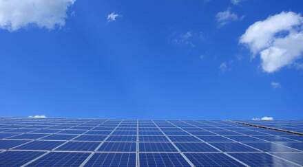 Instalacja pv co to? Przewodnik po systemach fotowoltaicznych dla każdego domownika