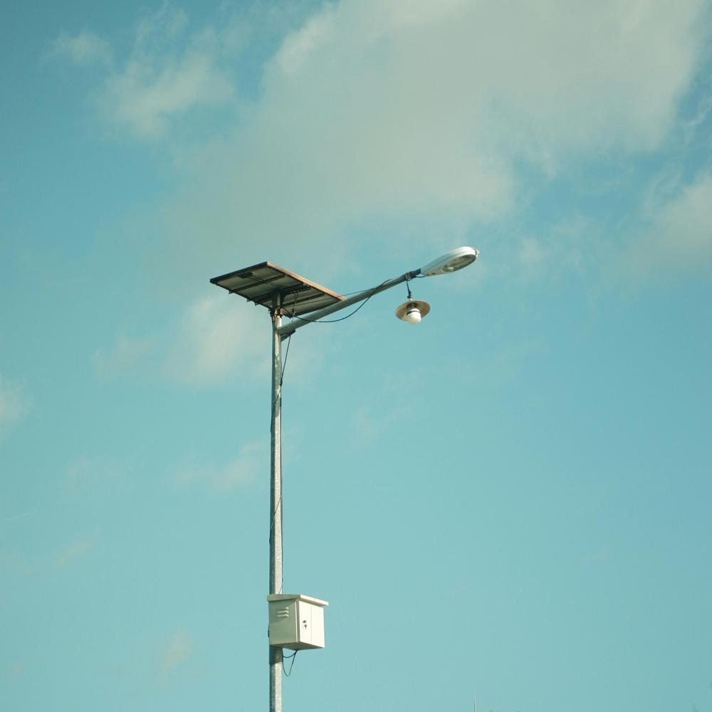 Jak wybrać lampy solarne LED, które oświetlą Twoje otoczenie?